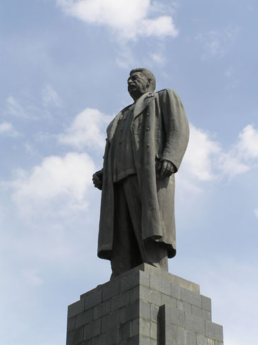 Socha Stalina na hlavnim namesti v Gori
